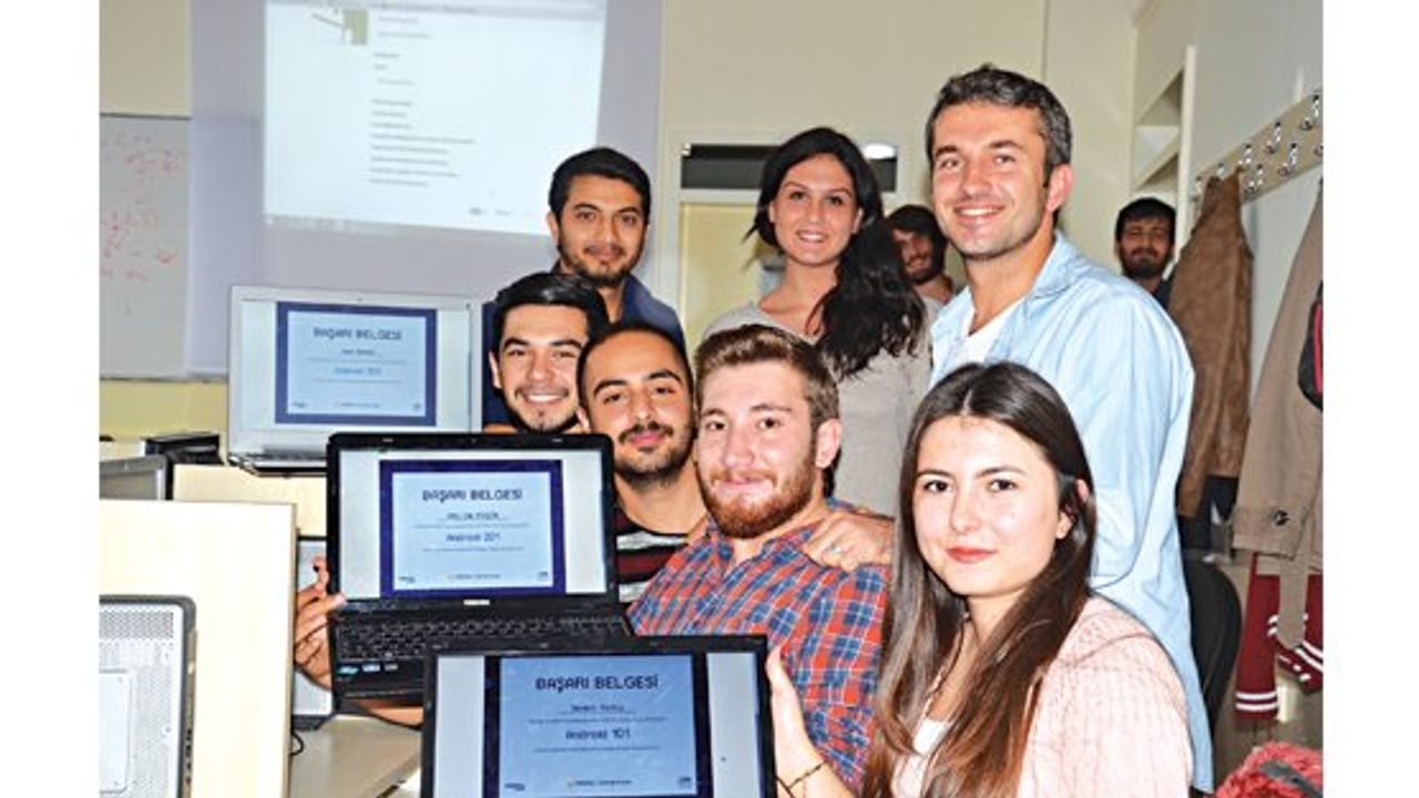 104 üniversiteden 10 bin öğrenci geleceği yazıyor