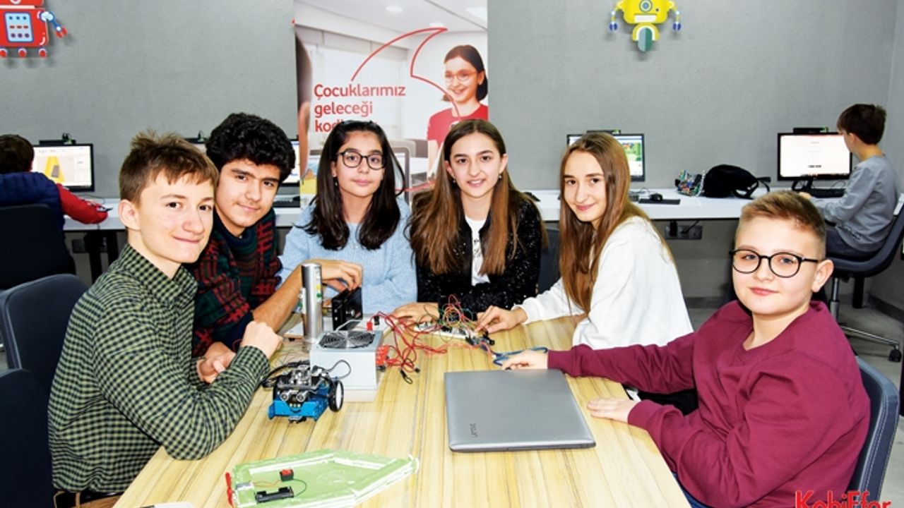 Denizlili öğrenciler, Alzheimer için akıllı kapı tasarladı