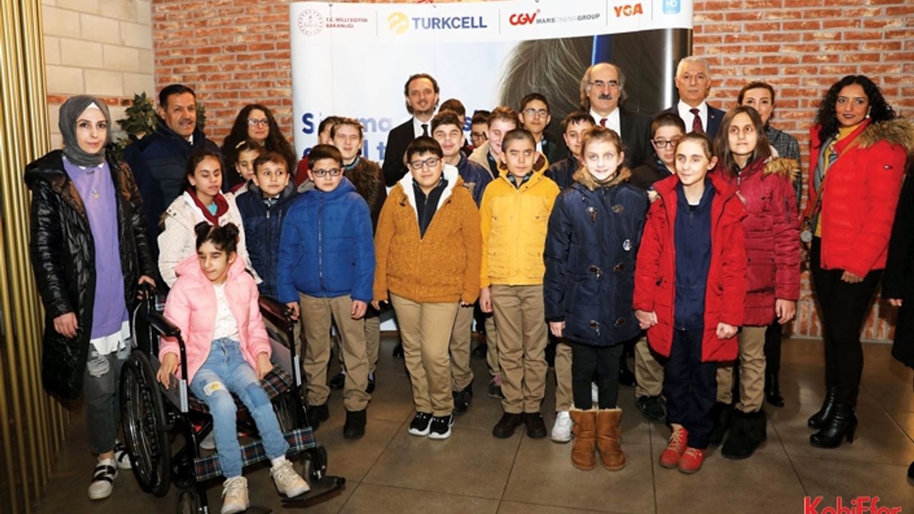 Görme engelli çocukların sinema hayaline teknolojik ortak