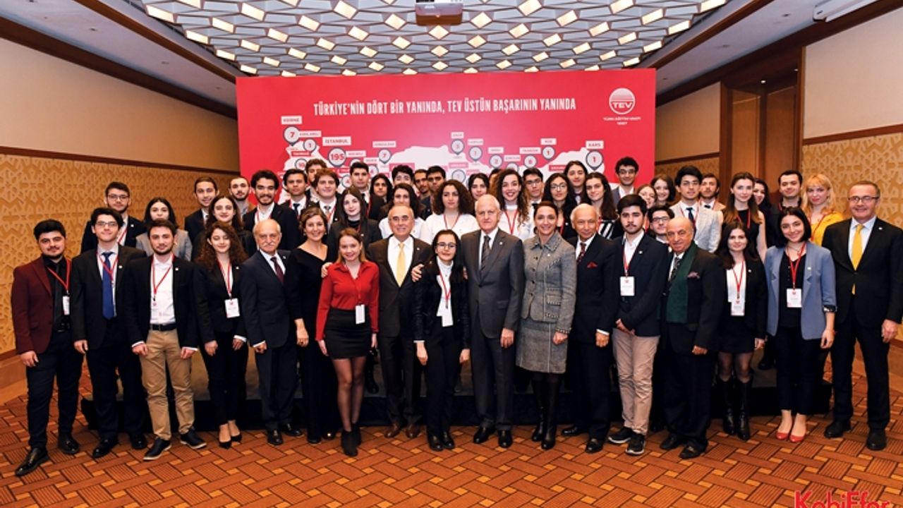TEV’den ‘Geleceğin Lideri’ ile 59 gence üstün başarı bursu