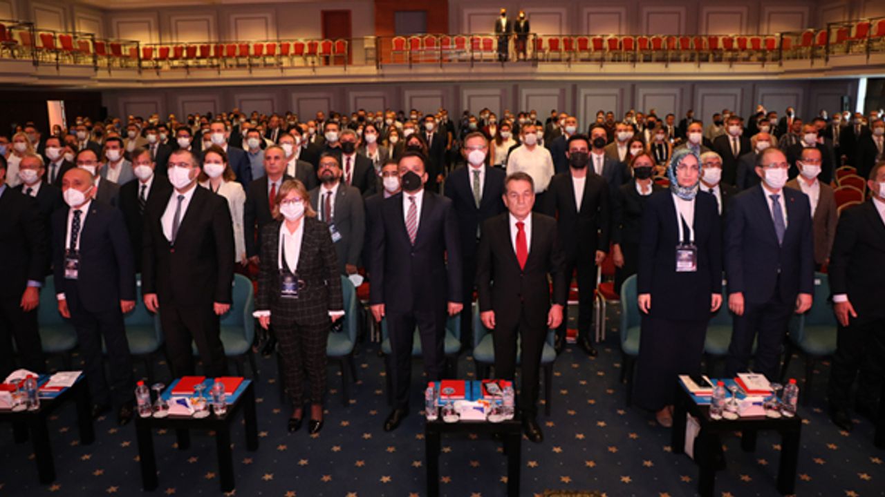 TBD Kamu-BİB’24 ve BİMY’28 Bütünleşik Etkinliği: ‘Küresel Salgın ve Dijital Gelecek’