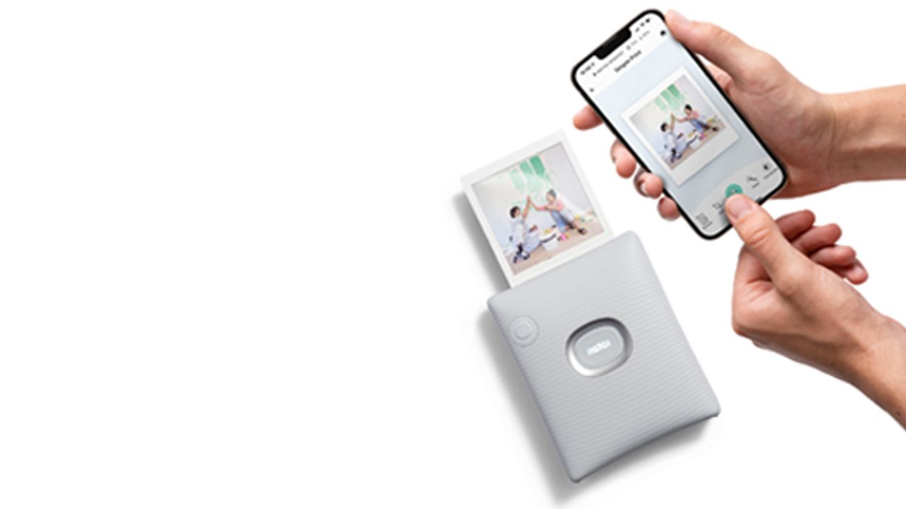 Fujifilm instax’ın yeni modelleri Anneler Günü’nün favorisi 