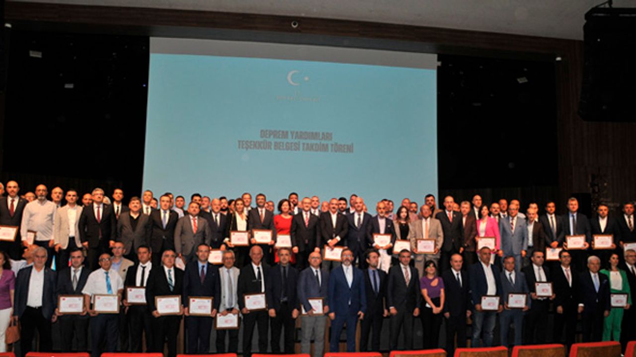 Kocaeli Valisi Seddar Yavuz’dan deprem bağışçılarına teşekkür belgesi