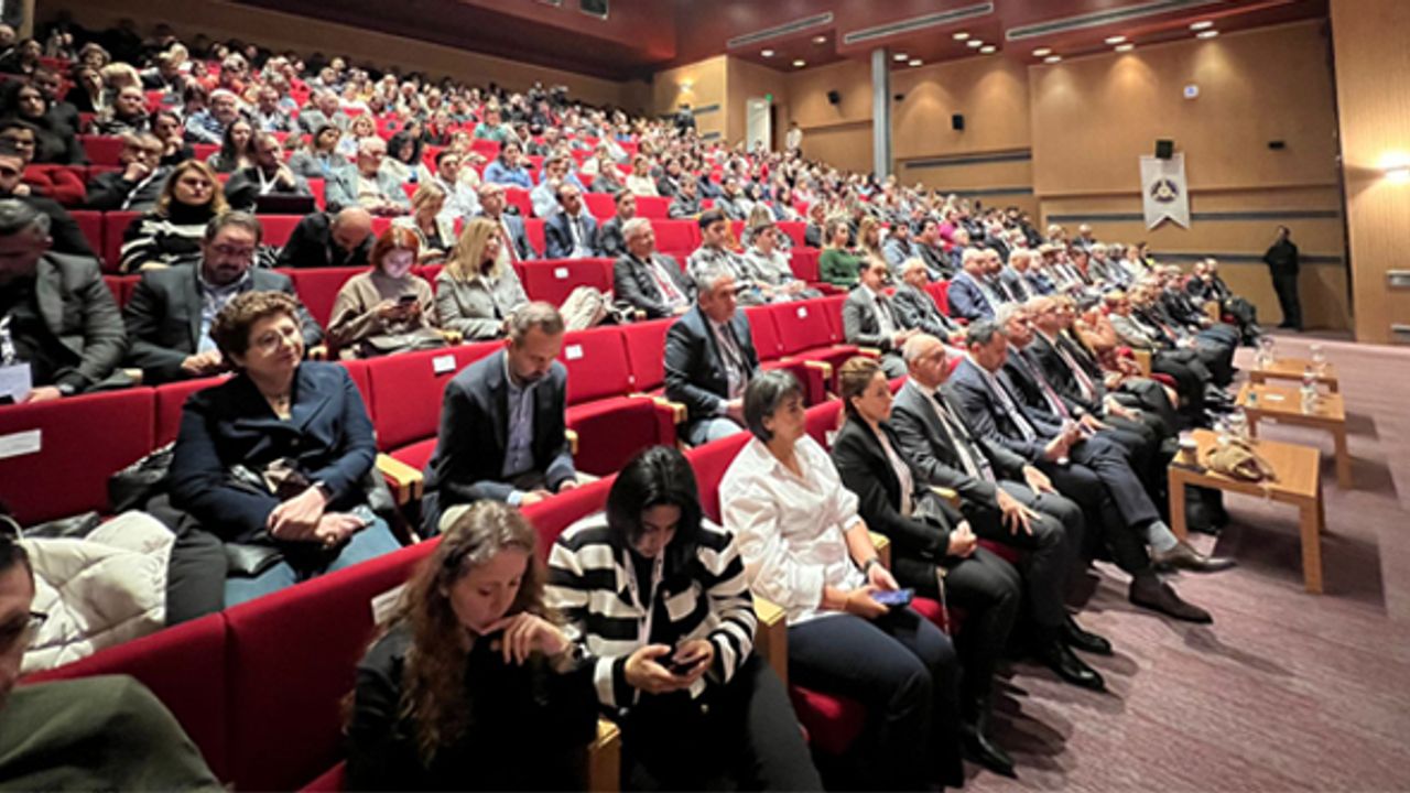 17. İstanbul Bilişim Kongresi, İstanbul’da; Üretken Yapay Zekâ ile İnsan Yaratıcılığının Yükselişi