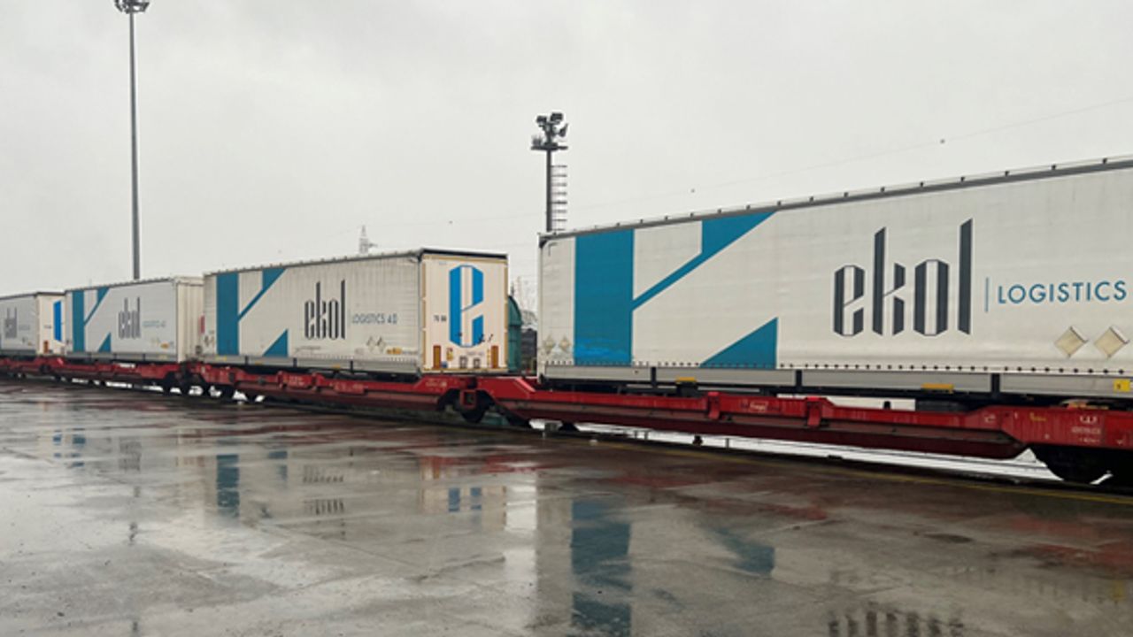 Ekol Marmaray hattından ilk treyler geçişini yaptı