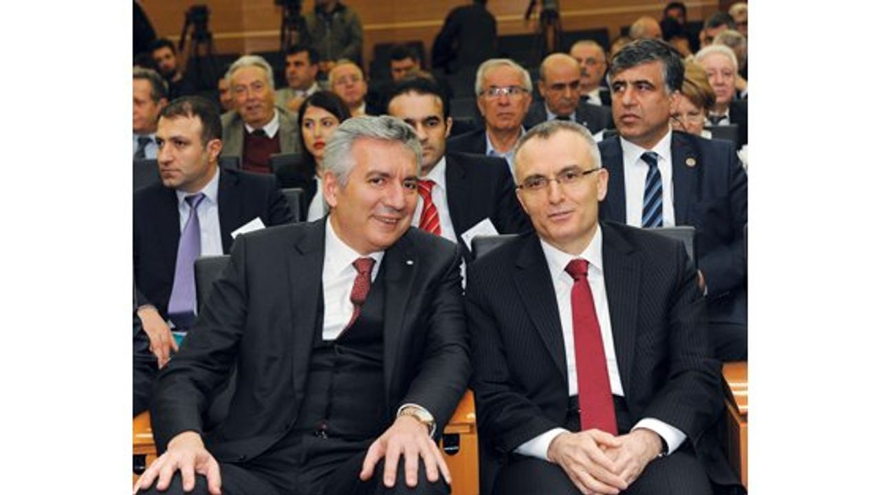 İSO Başkanı: “Finansal paranoyaya kapı aralamak kimseye fayda sağlamaz”