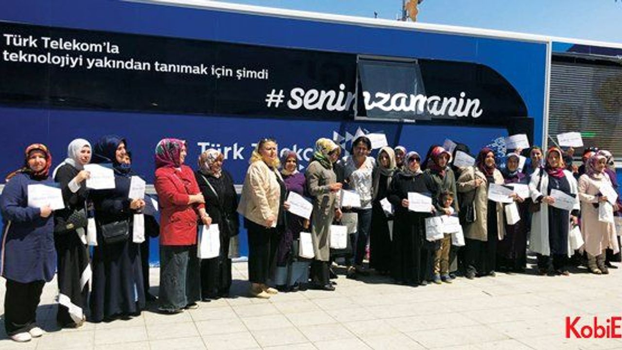 Türk Telekom gezici eğitim tırı İstanbul’a geldi