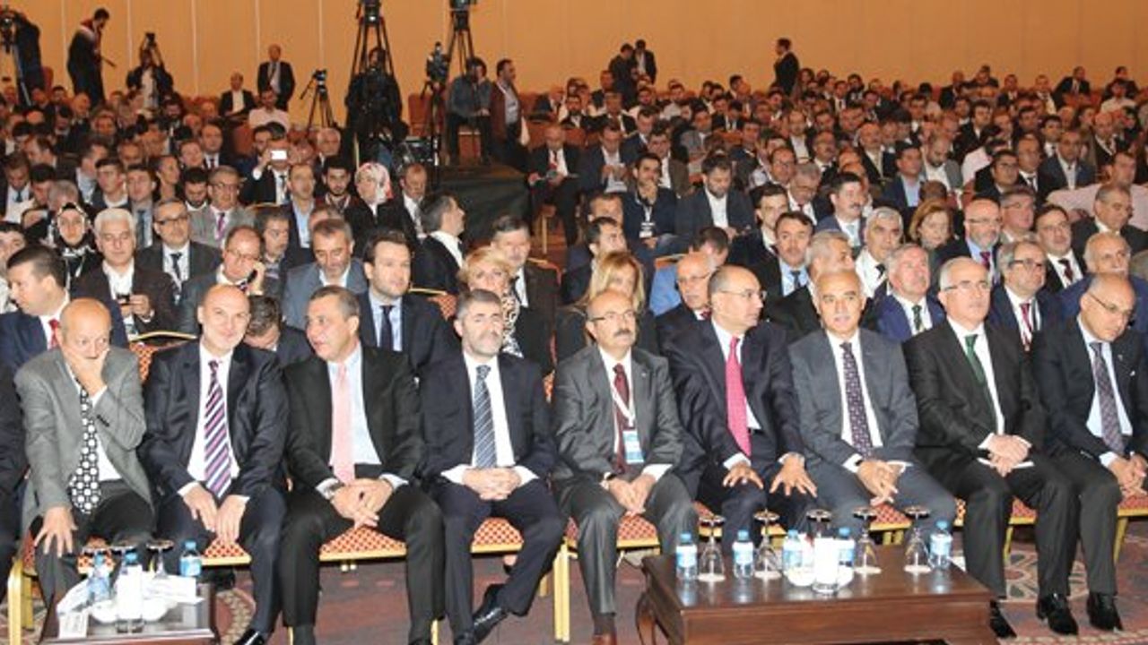 Vizyoner’15 Sektörler Zirvesi: Gelecek eğitim ve yatırımda