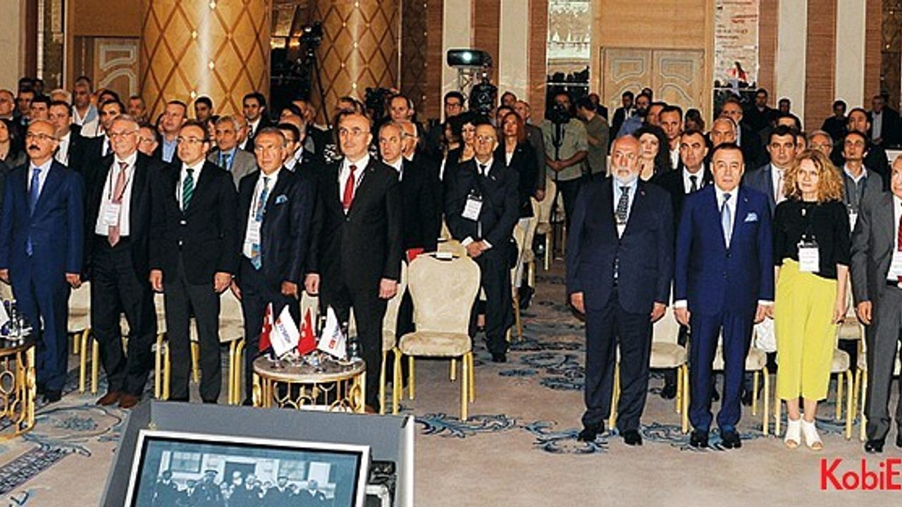 XIII. KOBİ Zirvesi mesajını verdi: “KOBİ değişir, Türkiye büyür”