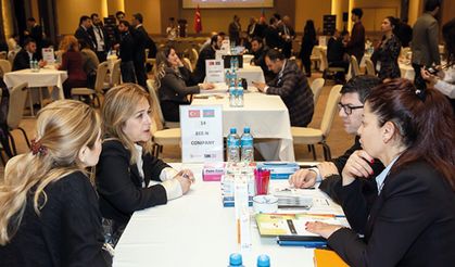 Azerbaycan’da 400’den fazla ikili iş görüşmesi gerçekleştirildi