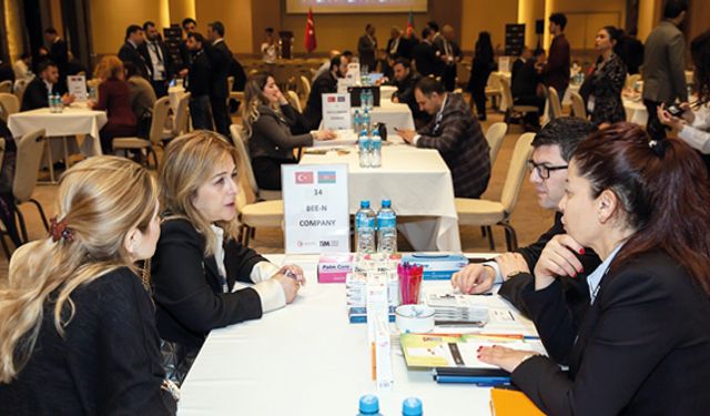 Azerbaycan’da 400’den fazla ikili iş görüşmesi gerçekleştirildi
