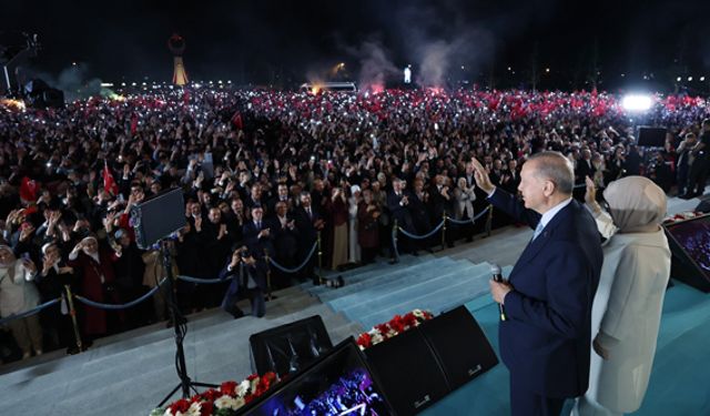 Erdoğan yeniden Cumhurbaşkanı; “Kazanan sadece Türkiye’dir”