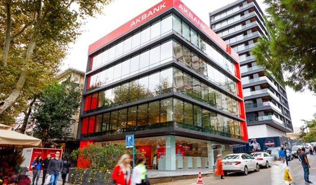 Akbank, gençleri ve kadınları önceliklendiriyor
