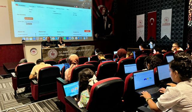 Gençlik ve Spor Bakanlığı eğitmenlerine bilişim eğitimi