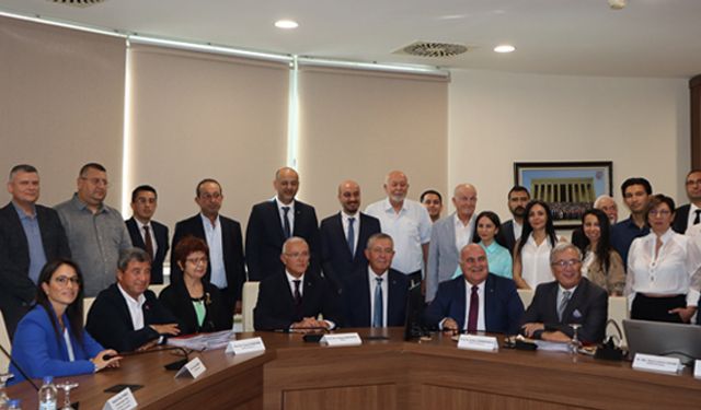 Sanayiye gri yakalı güç geliyor