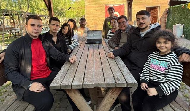 Wolf Robotics gençleri, Mataracı Grup sponsorluğunda Amerika yolcusu