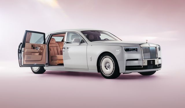 Anın Güzelliği: Rolls-Royce Phantom “Cherry Blossom”