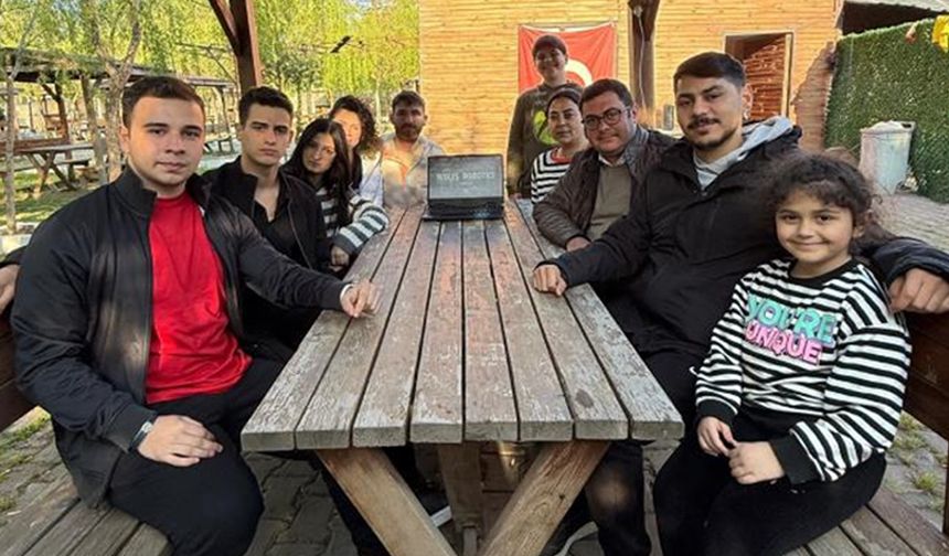 Wolf Robotics gençleri, Mataracı Grup sponsorluğunda Amerika yolcusu