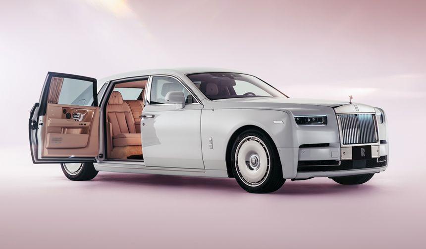 Anın Güzelliği: Rolls-Royce Phantom “Cherry Blossom”